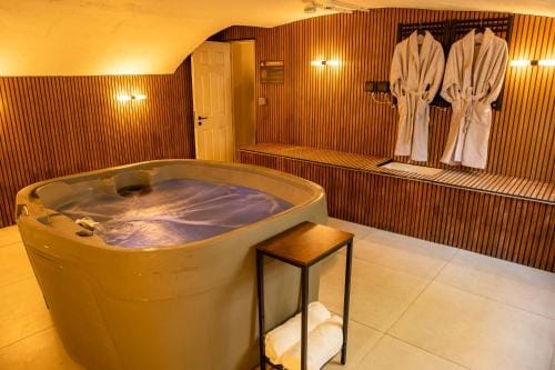 10 Park Square Hotel in Leeds