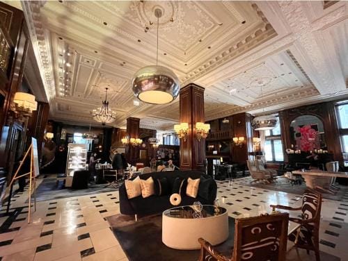 The Blackstone Hotel, Autograph Collection Hotel in South Loop