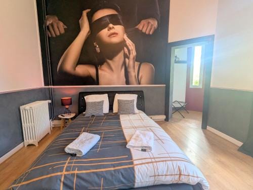 Suite Familiale au Chateau avec Balcon sur Parc - FR-1-591-767 Hotel in Centre-Val de Loire