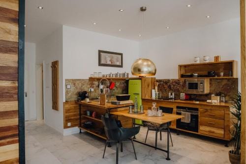 Sky Suites & Sky Bar Hotel in Weimar