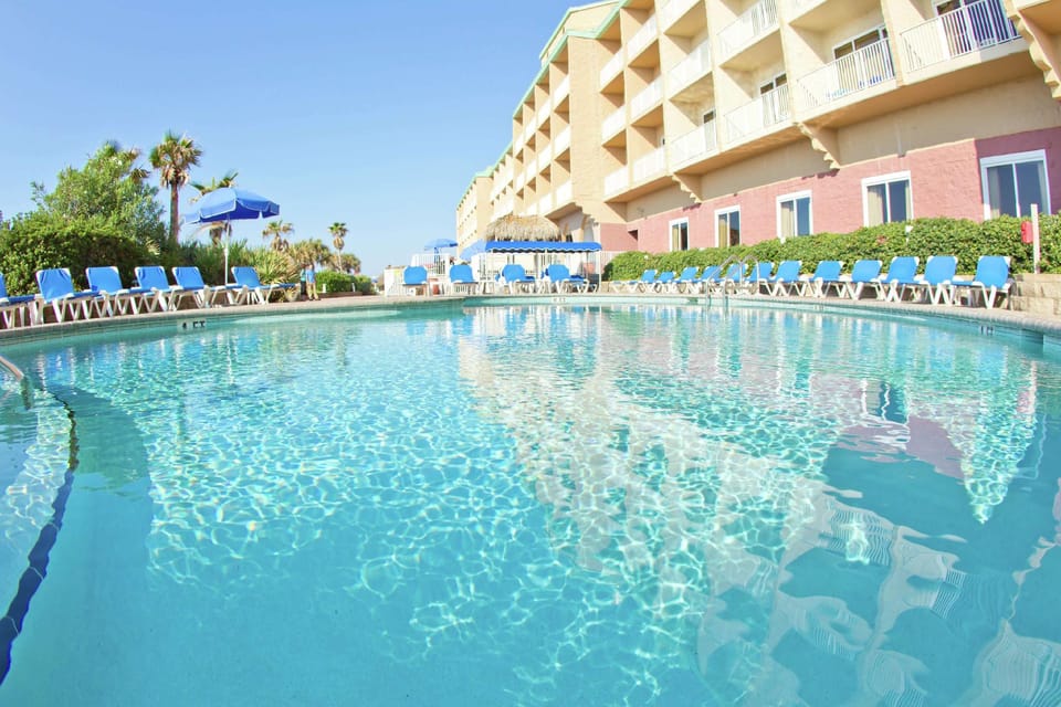 Hampton Inn Pensacola Beach Hotel in Pensacola Beach
