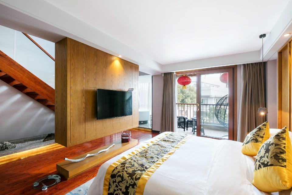 Floral Hotel Deqing Yingxi Lakeside Hotel Hotel in Suzhou