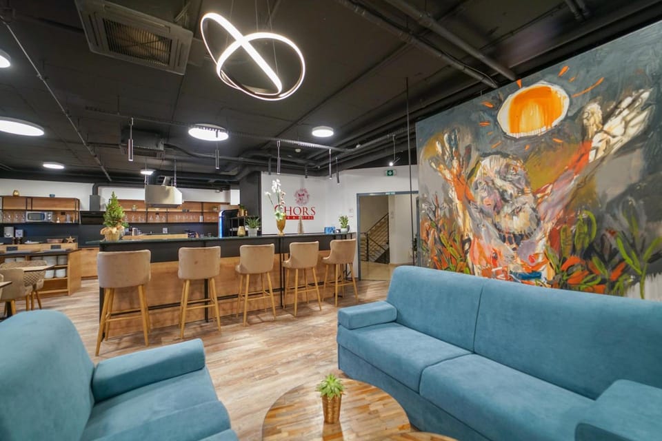 Shared lounge/TV area