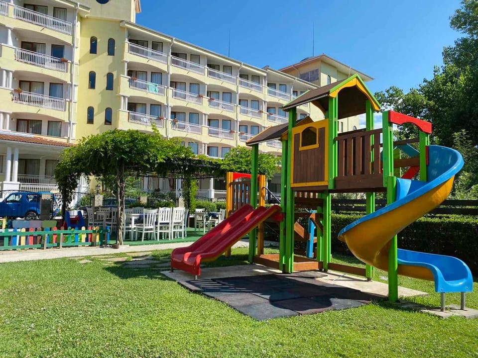 Primea Beach Residence-NEW Apartment hotel in Burgas Province