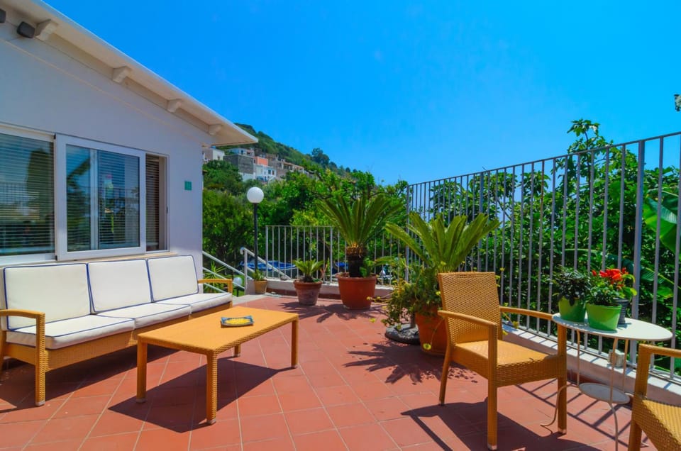 Albergo Villa Giusto . . . la dimora ideale lontana dallo stress-NEW Hotel in Barano d'Ischia