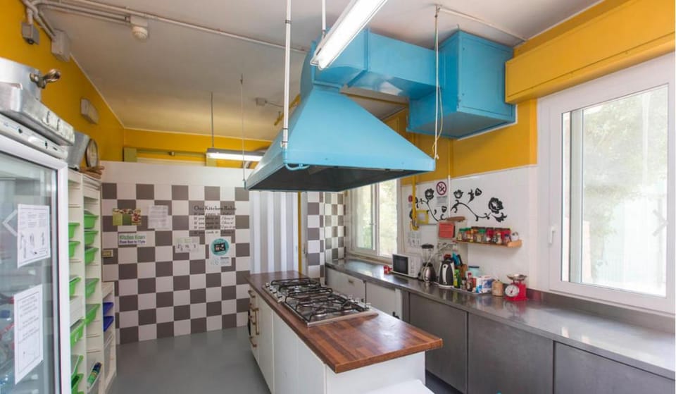 Sunflower Beach Backpacker Hostels & Bar-NEW Hostel in Rimini