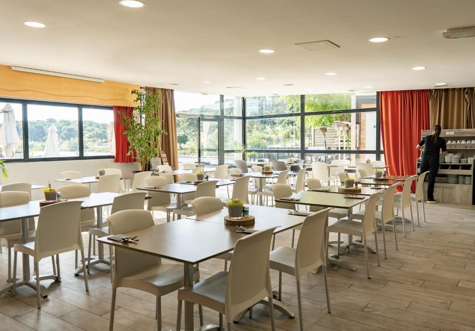 Hotel Le Phoebus Garden & Spa Hotel in Gruissan