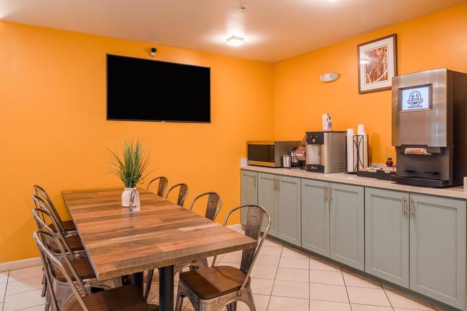 Inn At Moss Landing Point Hotel in Sierra Nevada