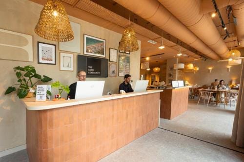 BABEL COMMUNITY Hotel Saint-Quentin-en-Yvelines Hotel in Montigny-le-Bretonneux