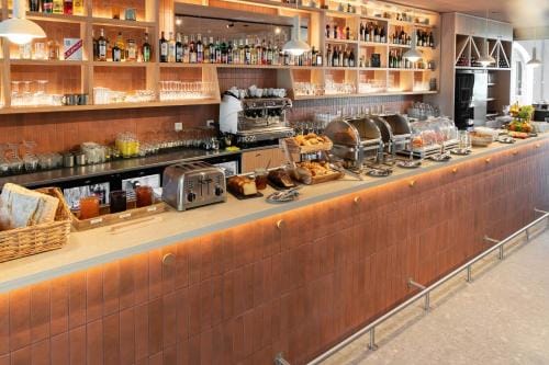 BABEL COMMUNITY Hotel Saint-Quentin-en-Yvelines Hotel in Montigny-le-Bretonneux