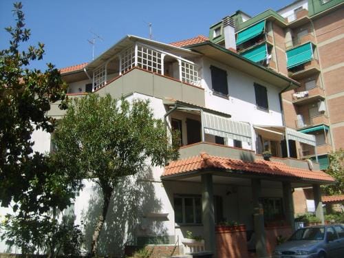 Casa Margherita Affittacamere B&B Hotel in Follonica