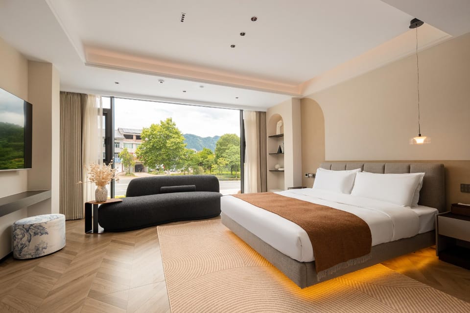 Floral Lux Hotel·Xuan Jing Ge Family Vacation Hotel Hotel in Zhejiang