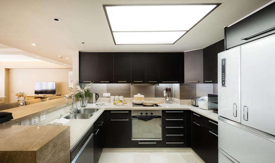Shanghai Centre Serviced Apartment Apartment hotel in Shanghai