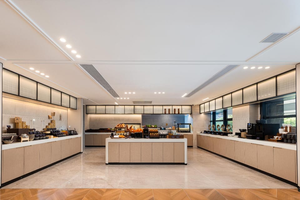 Atour X Hotel Hangzhou Xihu Hubin Ding'an Road Metro Station Hotel in Hangzhou
