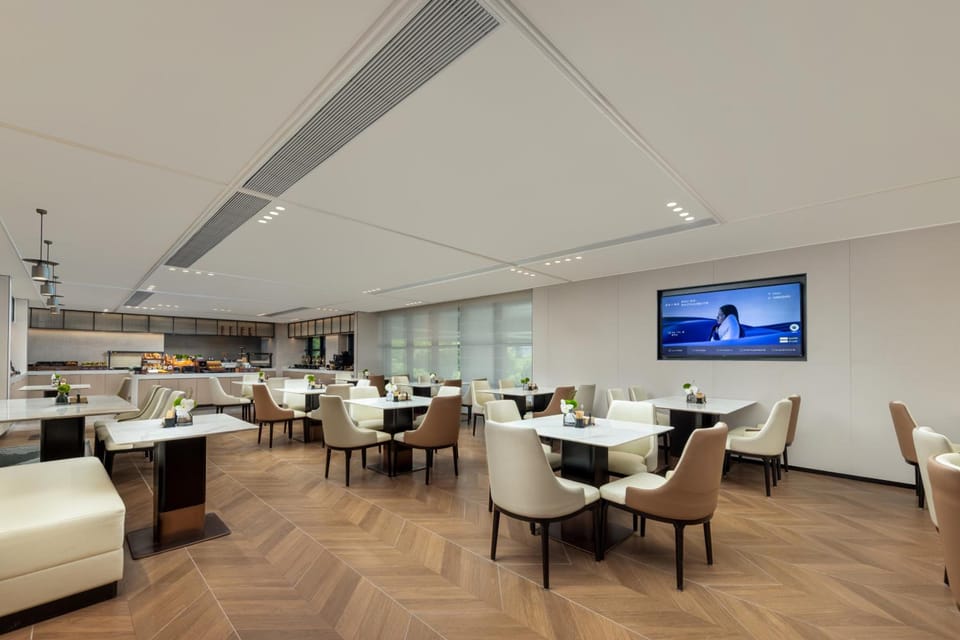 Atour X Hotel Hangzhou Xihu Hubin Ding'an Road Metro Station Hotel in Hangzhou
