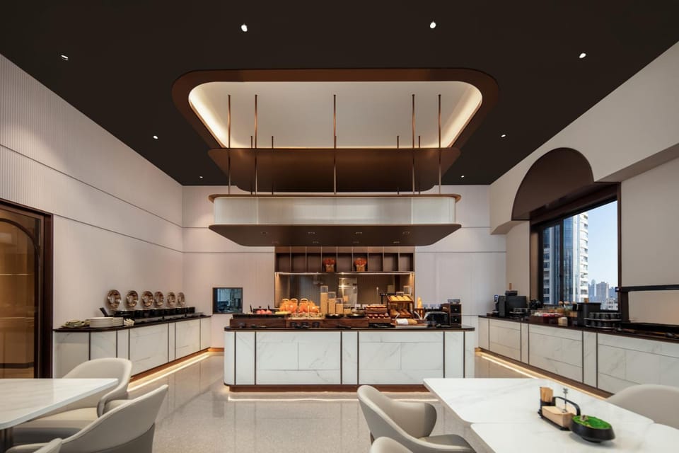 Atour Hotel Jing'an Xizang North Road Metro Station Hotel in Shanghai