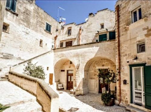 Cave Rooms Sassi Hotel in Matera