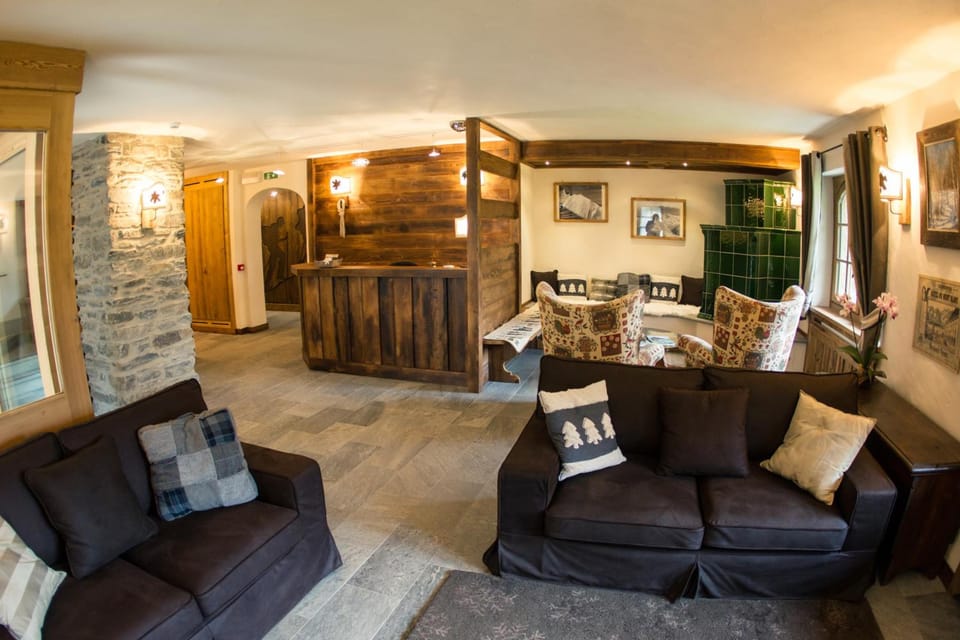 Hotel Les Montagnards Hotel in Morgex