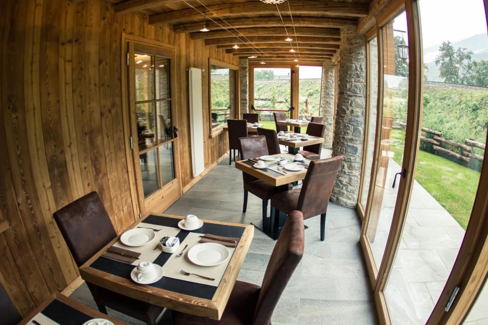 Hotel Les Montagnards Hotel in Morgex