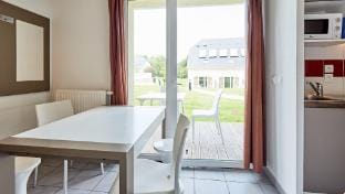 Le Domaine de la Corniche 2P4P Hotel in Normandy