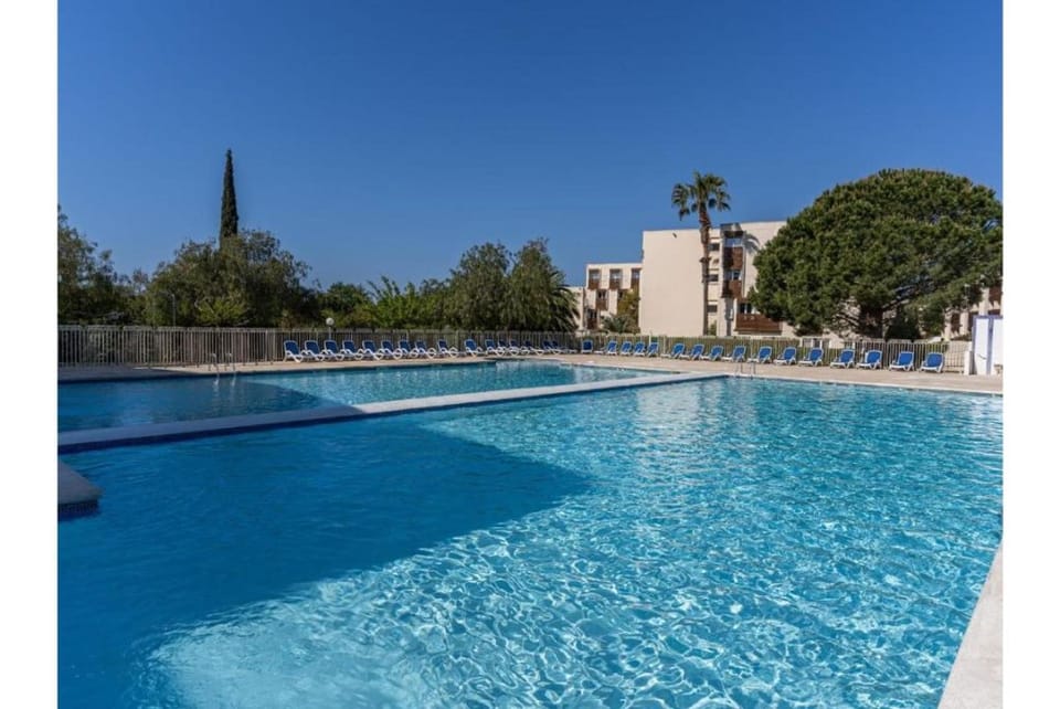 L'Ile d'Or 2P4P in La Londe-les-Maures Hotel in La Londe-les-Maures