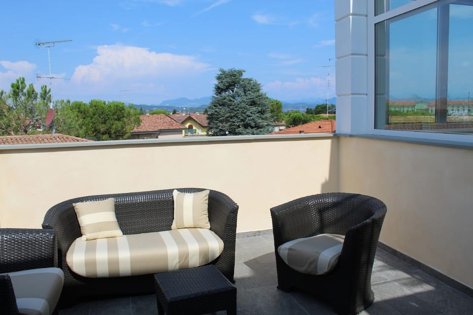 Villa Martina Apartment hotel in Desenzano del Garda