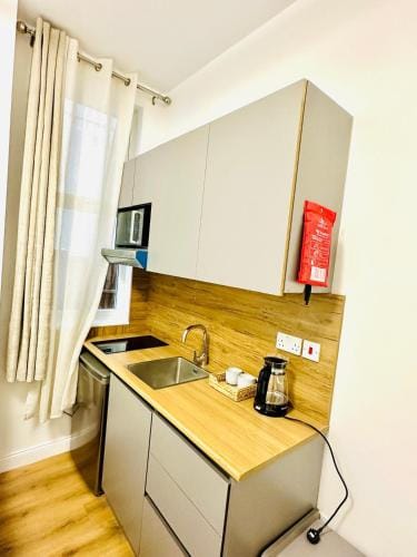 Avon Stone Apartments Hotel in Nottingham