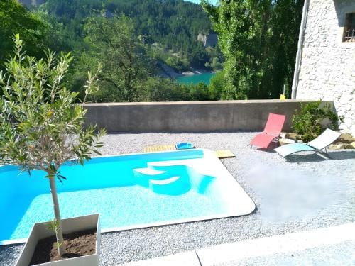 Le Mas du Lac Hotel in Provence-Alpes-Côte d'Azur