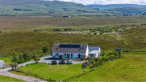 Burnside Cottage & Caravan Woodend Hotel in Scotland