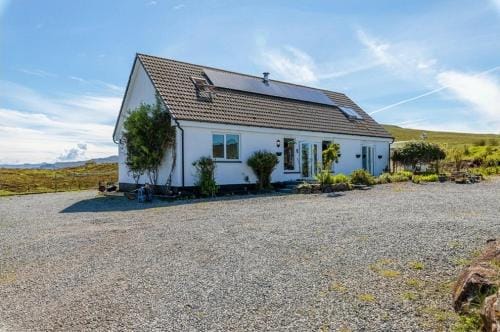 Burnside Cottage & Caravan Woodend Hotel in Scotland