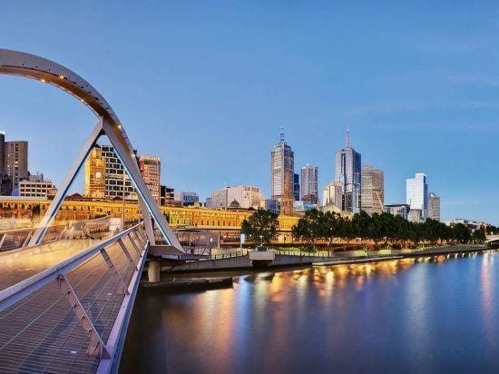A Lux 2BR Apt Right Opposite Southern Cross Hotel in Melbourne