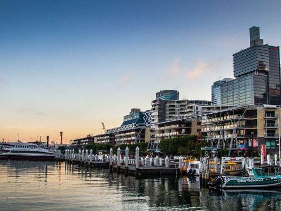 Spacious & Comfy Apt for 6 Next to Darling Harbour Hotel in Sydney
