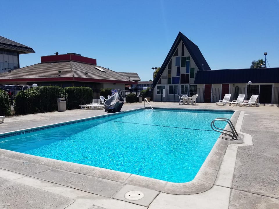 Economy Inn Fresno Yosemite '''NEWLY REMODELED''' Motel in Fresno