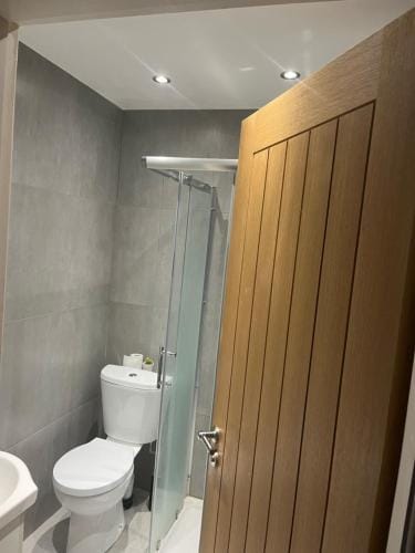 lovely en suite room Hotel in Ellesmere Port