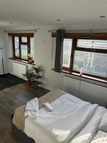 lovely en suite room Hotel in Ellesmere Port