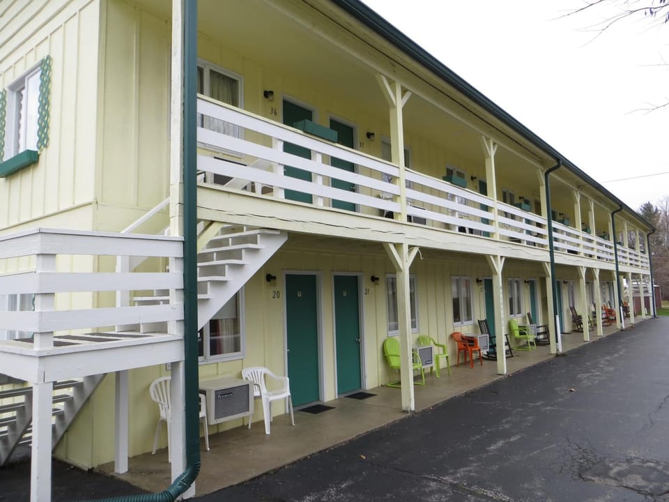 Green Valley Motor Lodge Motel in Indiana