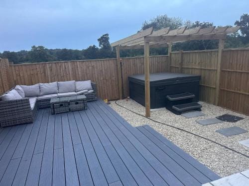 2 Bedroomed Bungalow with Large Hottub Hotel in North Dorset District