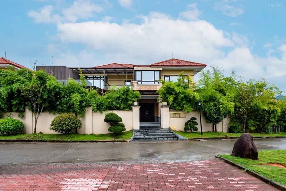Floral Lux Hotel·Heyuan Hotel Hotel in Zhejiang