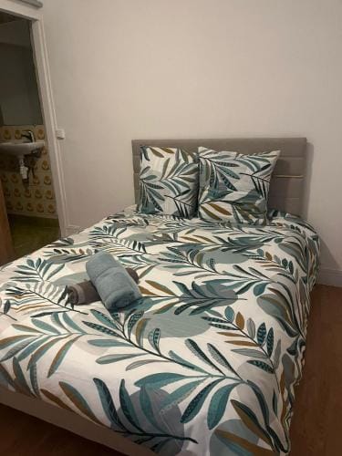 Cozy Parisian Flat near Eiffel Tower & Trocadéro Hotel in Paris