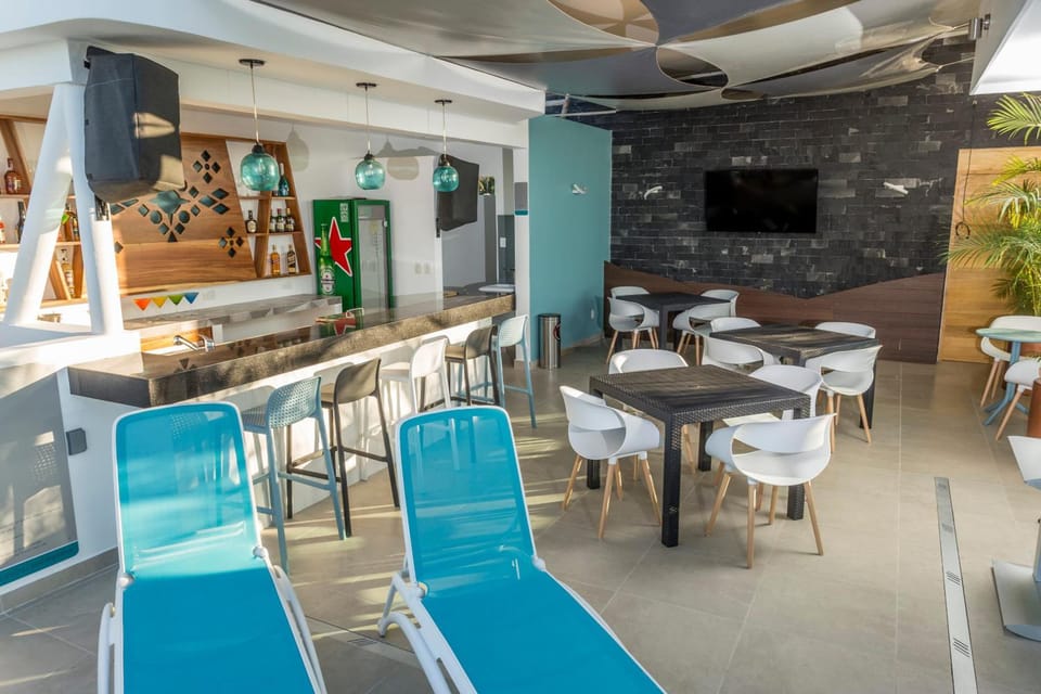 Shared lounge/TV area