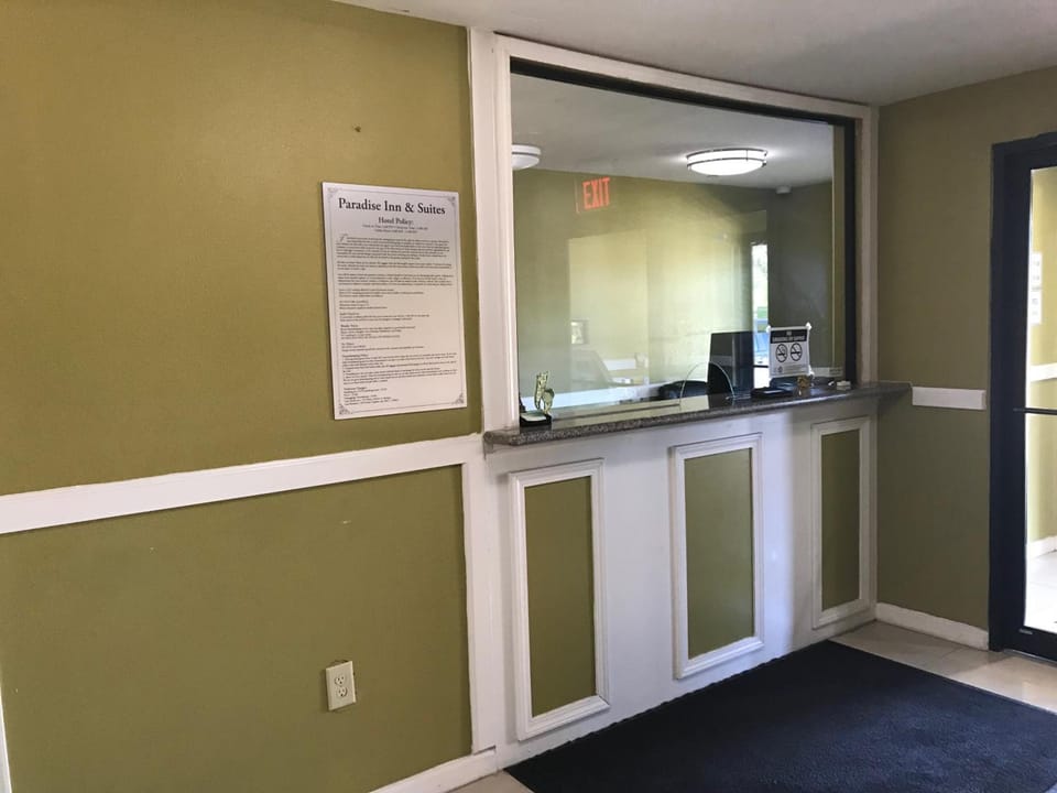 Paradise Inn & Suites Motel in Baton Rouge