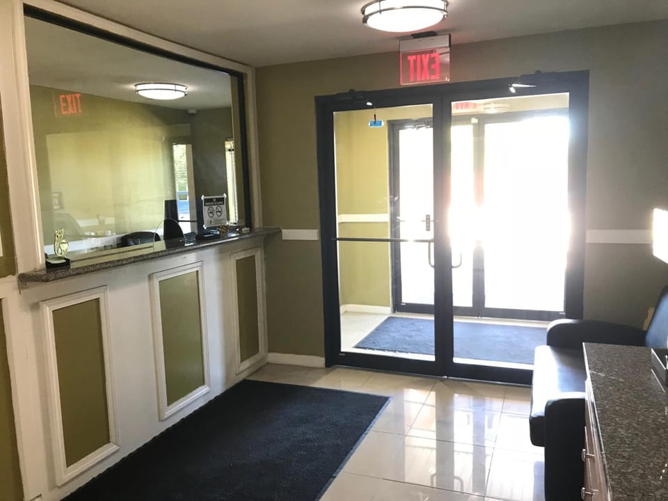 Paradise Inn & Suites Motel in Baton Rouge