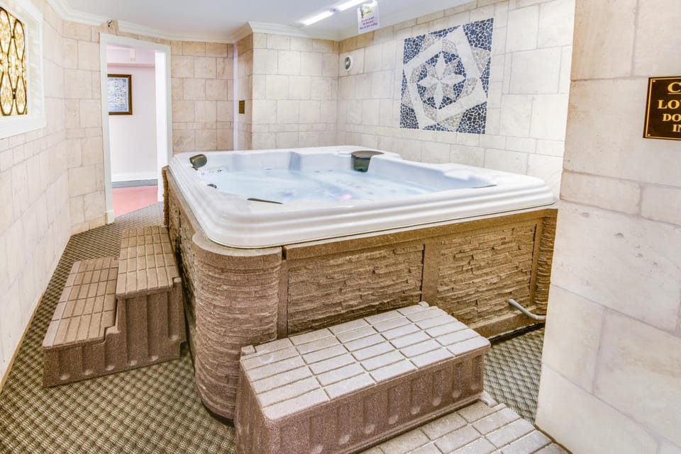 Hot tub