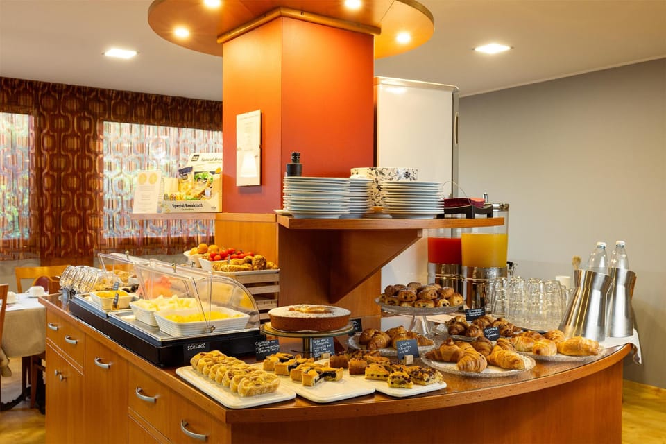 La Villa, Sure Hotel Collection by Best Western Hotel in Piedmont