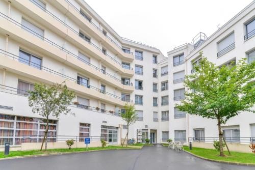 Quality Suites Valenciennes Hotel in Valenciennes