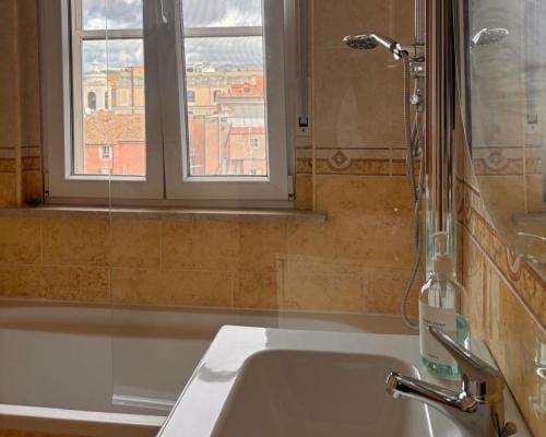 Be Your Home - Cruise Stop Guest House Hotel in Civitavecchia