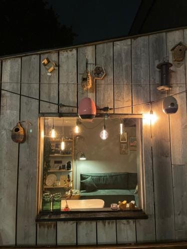 Tiny House The Bird House Hotel in Bruges