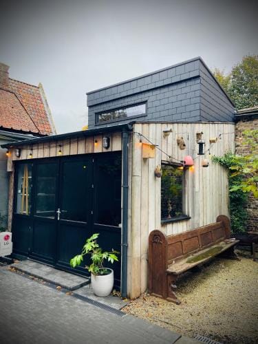Tiny House The Bird House Hotel in Bruges