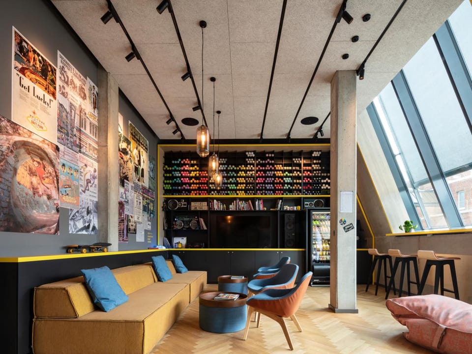 Shared lounge/TV area