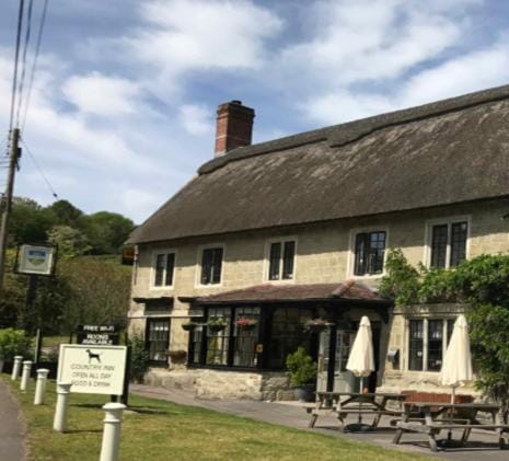 The Grove Arms Inn in North Dorset District